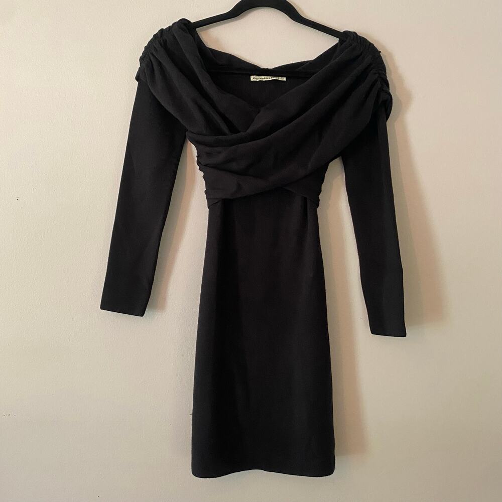 Abercrombie & Fitch Black Stretch Knit Off the Shoulder Sweater Dress size Small
